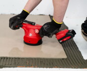 Вибрираща вендуза плочки Rubi Quake Energy, 18 V, 2 Ah