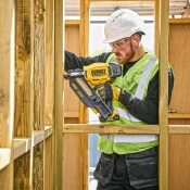Акумулаторен такер за пирони DeWALT без батерия и зарядно, 18 V, 50-90 мм, DCN930N