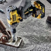 Акумулаторен ударен гайковерт DeWALT с безчетков двигател без батерия и зарядно, 18 V, 812 Nm, квадрат, 1/2", DCF891N