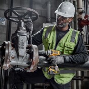 Акумулаторен гайковерт DeWALT с безчетков двигател с 2 батерии и зарядно, 18 V, 5 Ah, 812 Nm, квадрат, 1/2", DCF892P2T