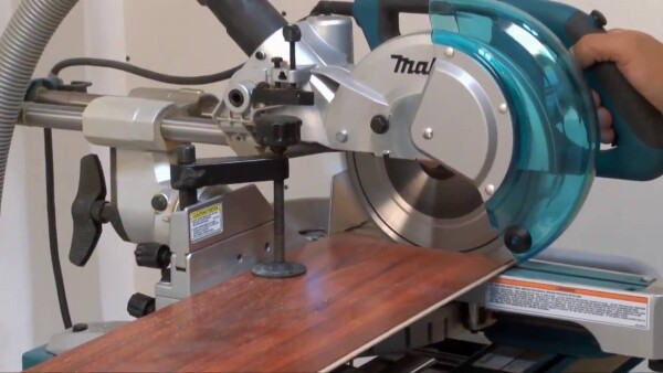 Циркуляр настолен с герунг и изтегляне Makita LS0815FL, 1400 W, ф 216х30 мм