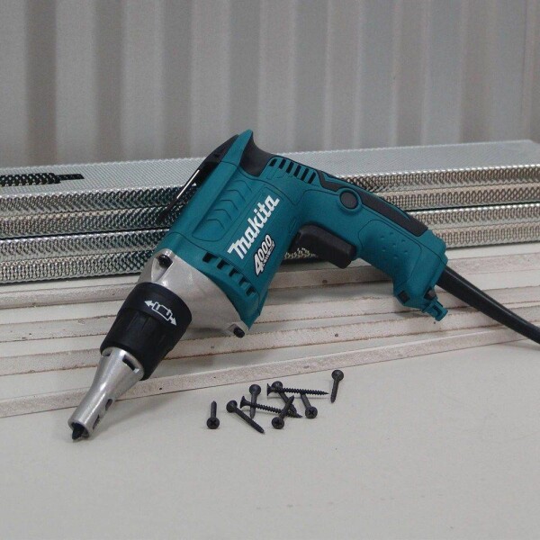 Винтоверт електрически Makita FS4300, 0-4000 об/мин