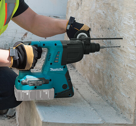 Перфоратор акумулаторен Li-Ion със захват SDS-PLUS 36V Makita DHR263Z