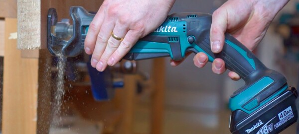 Ножовка акумулаторна (саблен трион) Makita DJR183Z, 18V