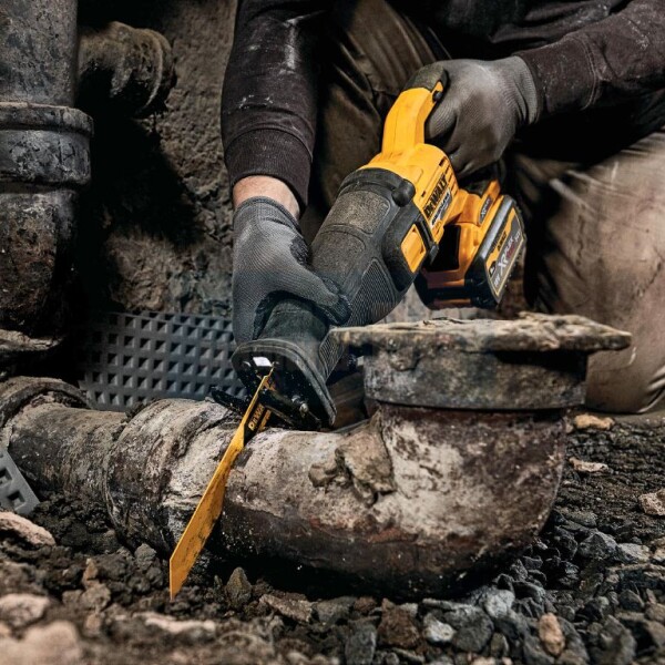 Трион саблен акумулаторен Dewalt DCS389T2, 54V 2.0Ah