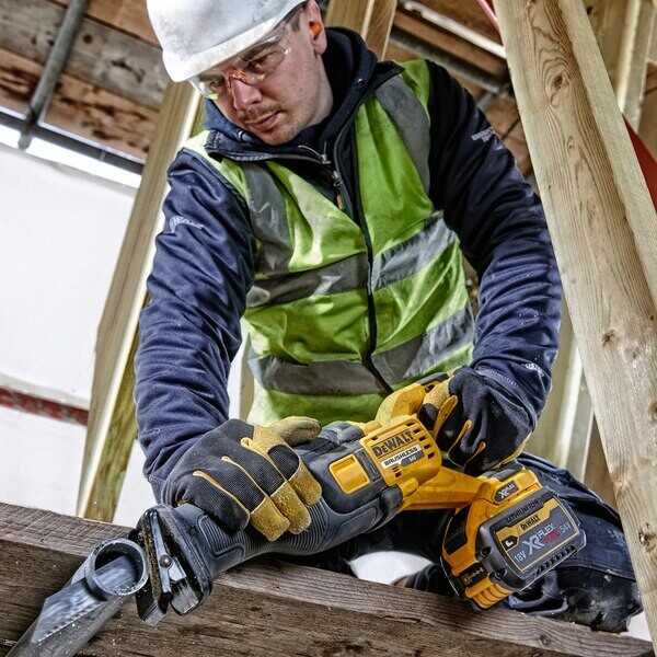 Трион саблен акумулаторен Dewalt DCS389T2, 54V 2.0Ah