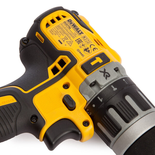 Акумулаторен ударен винтоверт Dewalt DCD796NT 18V