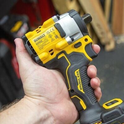 Гайковерт ударен акумулаторен DeWalt DCF922N, 18V, 610Nm/406Nm, 1/2"