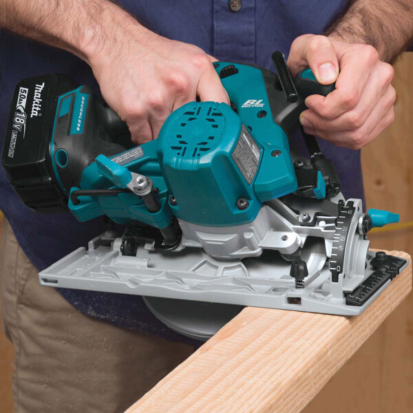 Циркуляр акумулаторен Makita DHS680Z, 18V, ф165мм