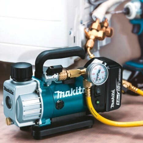 Акумулаторна вакуум помпа Makita DVP180Z за хладилна и климатична техника 18V