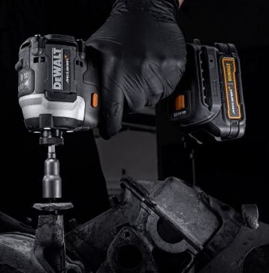 Комплект ударни винтоверти DeWALT DCK200ME2GT McLaren F1 Team , 18V, 1.7Ah