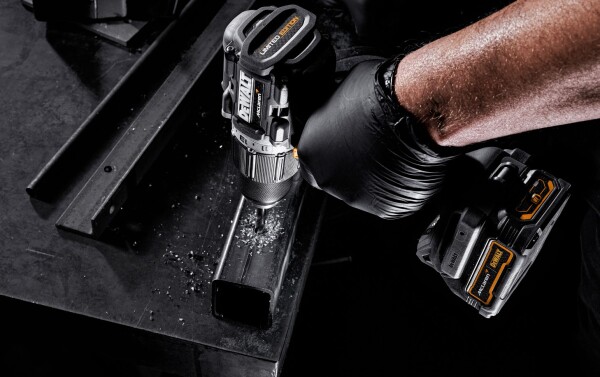 Комплект ударни винтоверти DeWALT DCK200ME2GT McLaren F1 Team , 18V, 1.7Ah