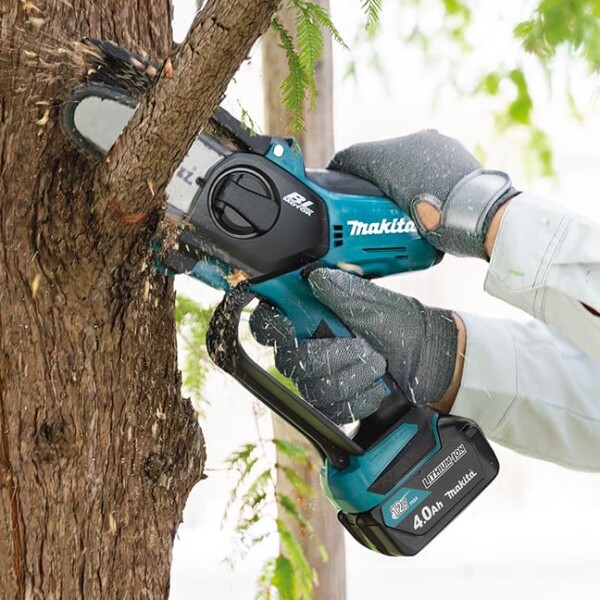 Акумулаторен верижен трион Makita UC100DZ, 12V