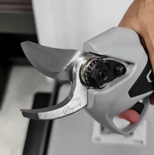 Акумулаторна лозарска ножица Volpi Originale KV310, 14.4 V, 2.5 Ah