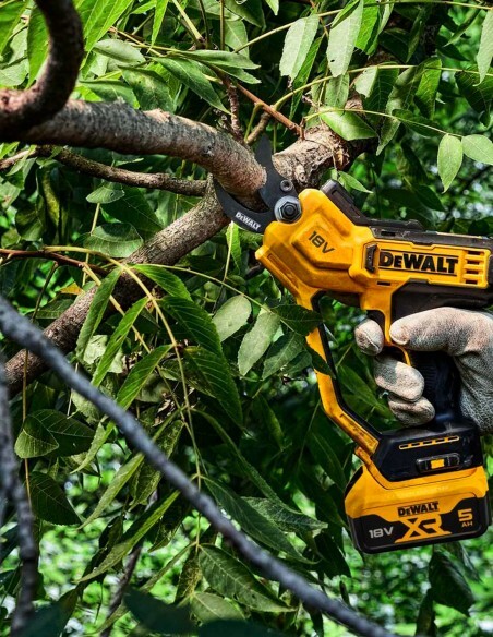 Акумулаторна лозарска ножица DeWALT DCMPP568N, 18 V