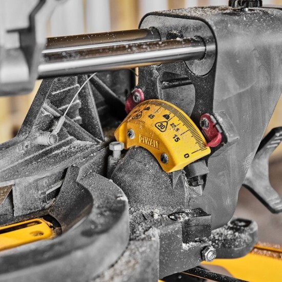 Акумулаторен потапящ циркуляр с герунг 305 мм DeWALT DCS781X2, 54V, 9Ah