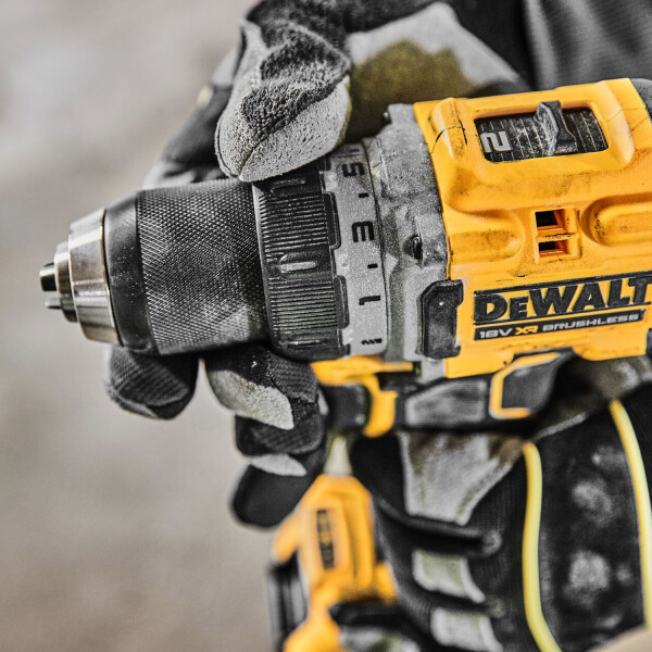 Винтоверт акумулаторен DeWALT DCD800NT, 18V, 90Nm