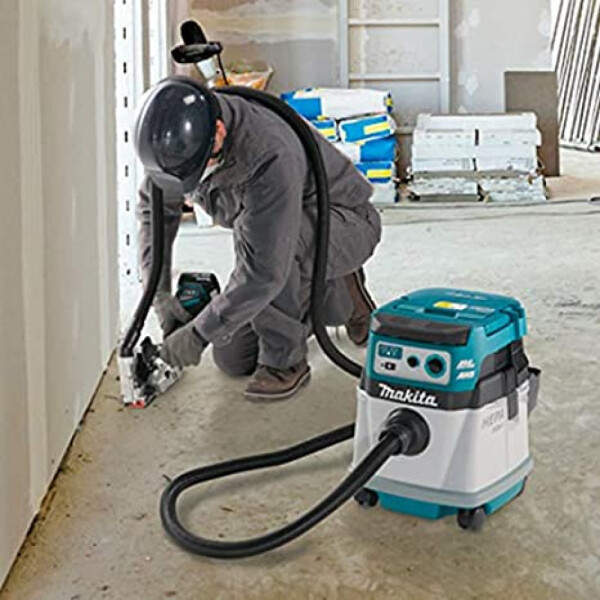 Акумулаторна прахосмукачка Makita DVC155LZ 18+18 V