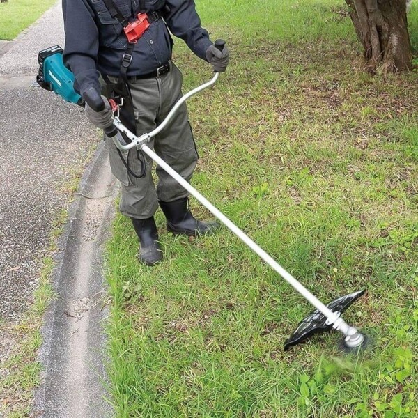 Акумулаторна коса Makita DUR369AZ тип тример 36 V 430 мм