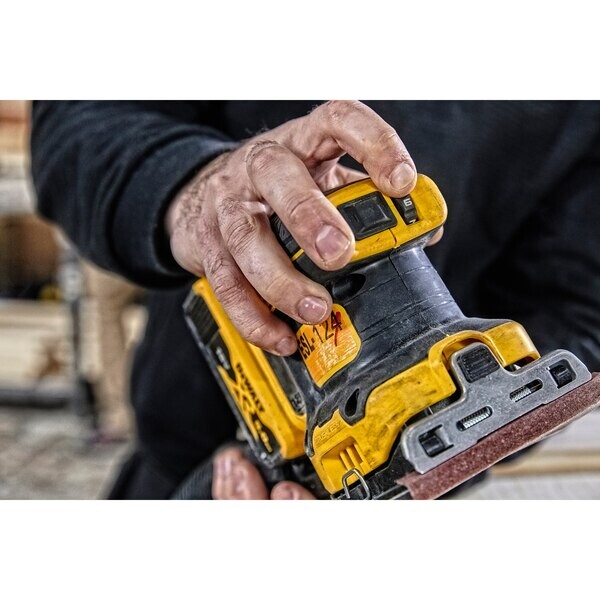 Акумулаторен виброшлайф DeWALT DCW200NT, 18V