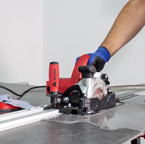 Ръчен циркуляр Rubi TC-125 G2 за рязане с диамантен диск 125 мм, 1250 W