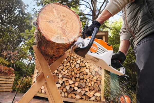 Верижен трион акумулаторен STIHL MSA 80 C-B с батерия и зарядно